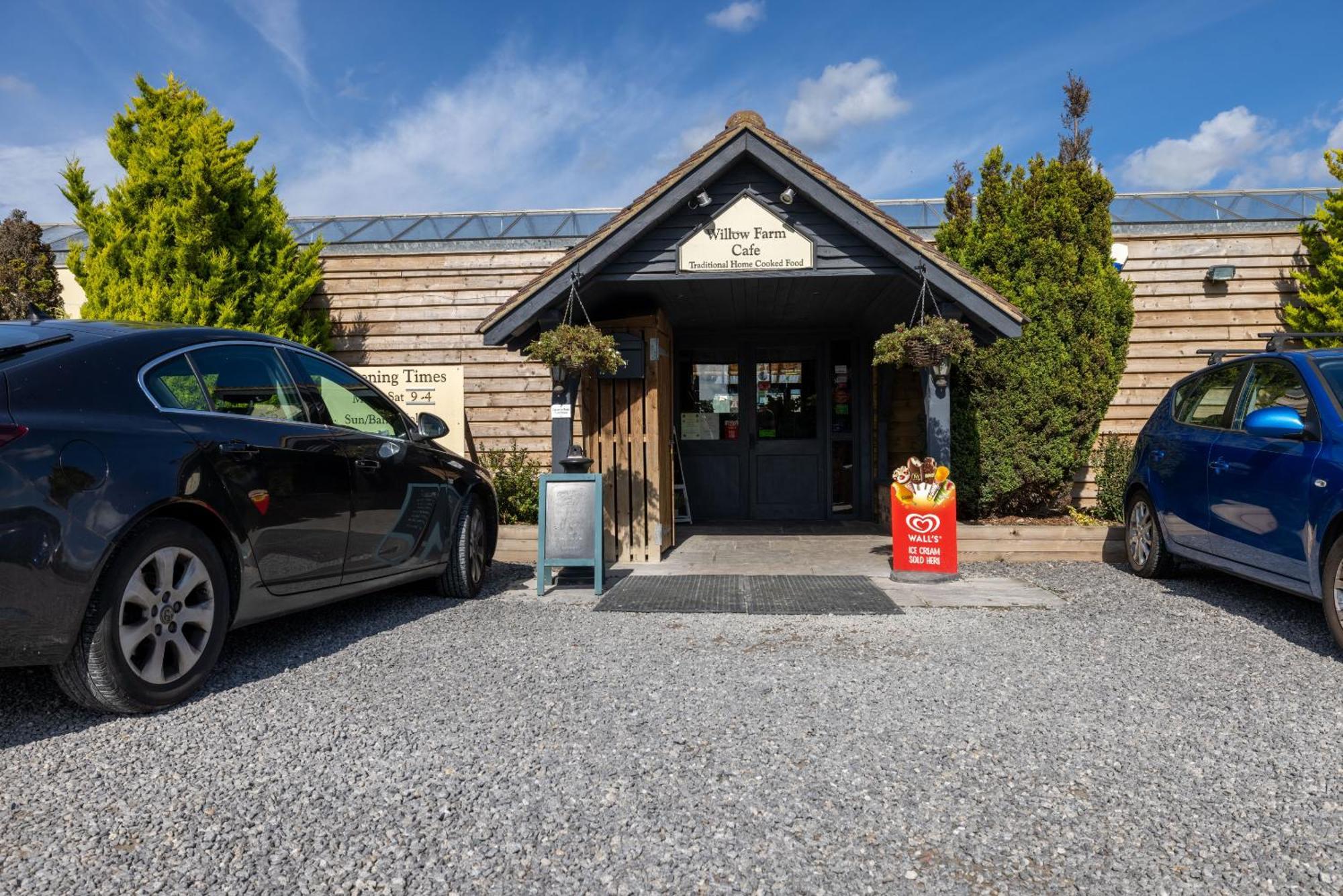 The Little Hide - Adult Only Camping Pods — Photos 1